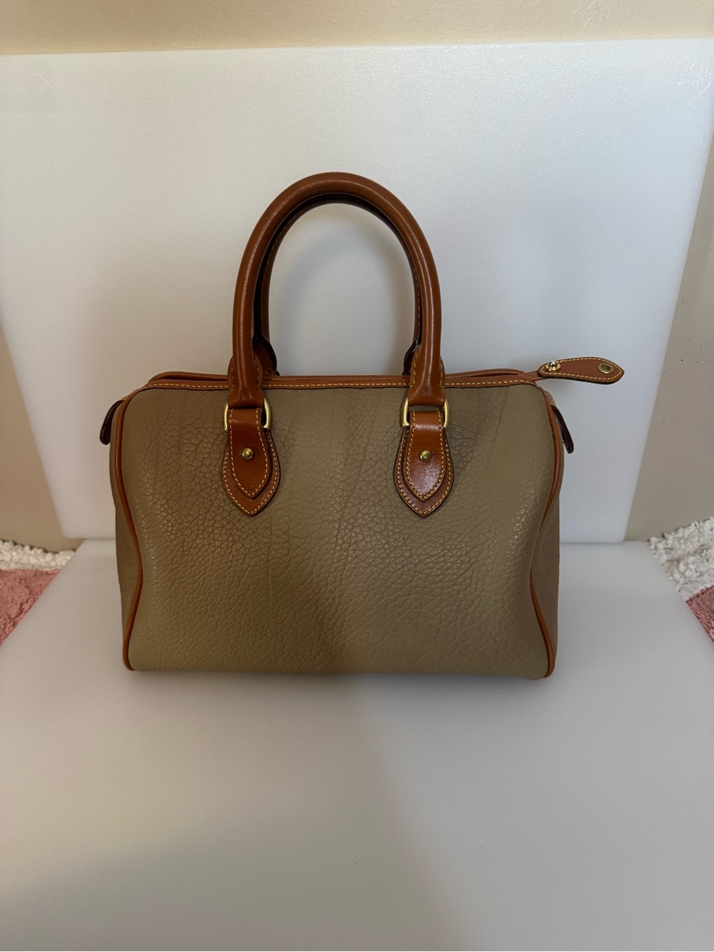 VINTAGE EUC Dooney & Bourke Made in USA Taupe AWL Satchel - Picture 2 of 13